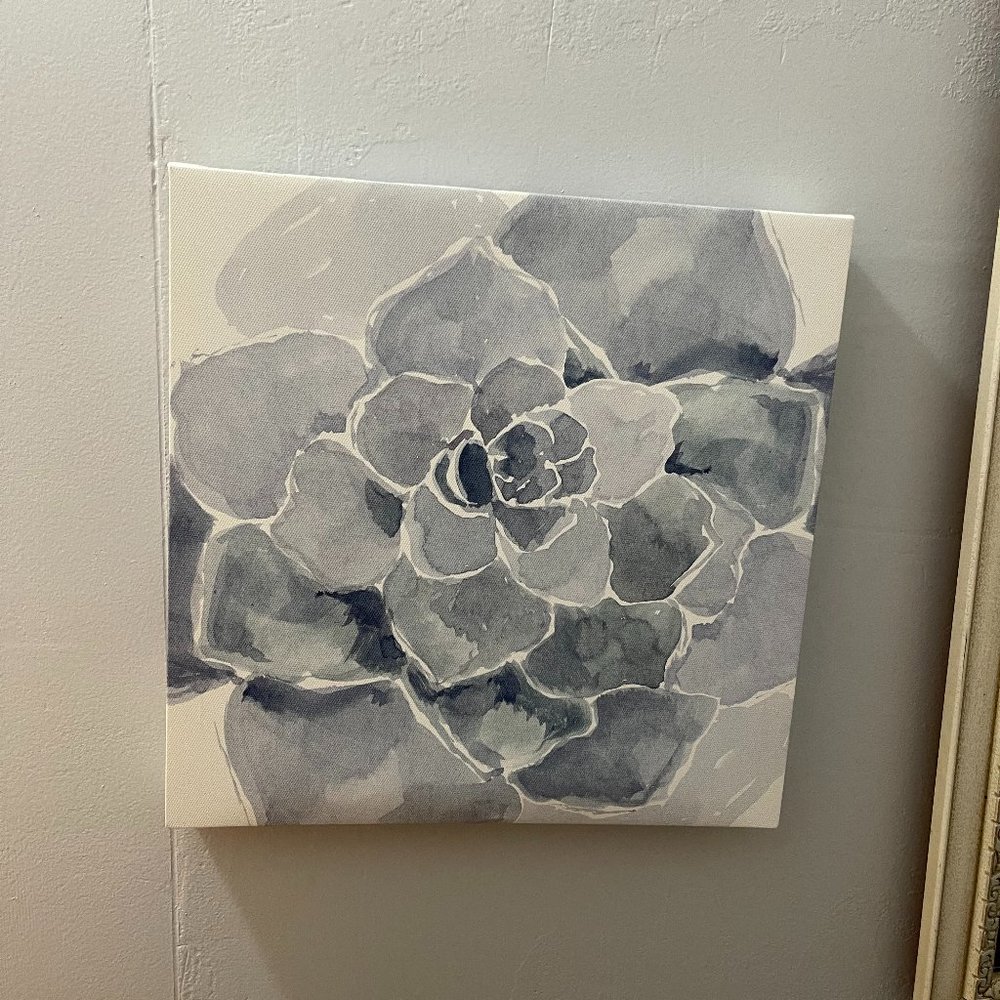 WALL DECOR